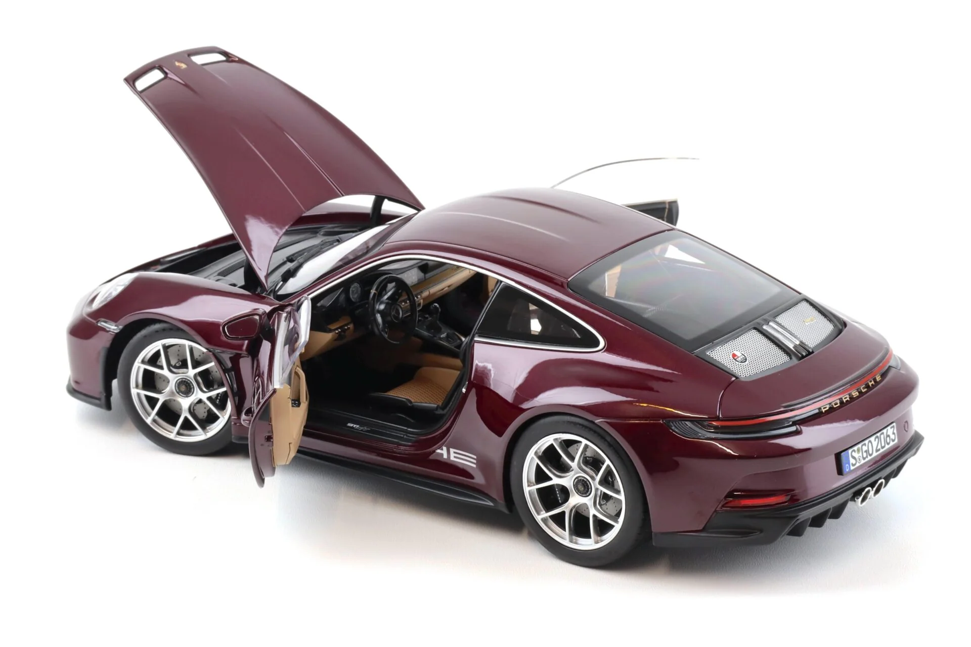 Norev 2023 Porsche 911 992 S/T PTS Amethyst Metallic Purple 1:18 - Image 3