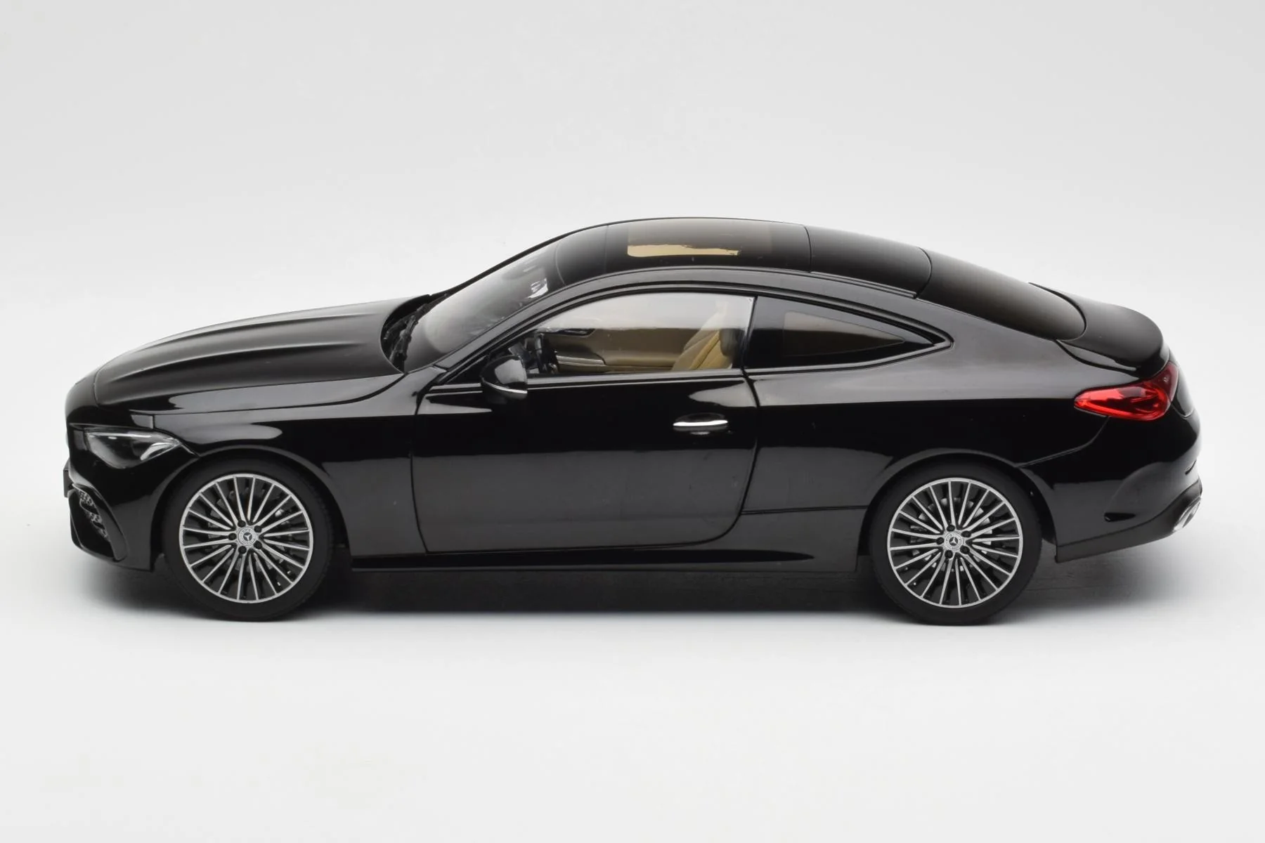 Norev 2024 Mercedes-Benz CLE Coupe C236 Obsidian Black Metallic 1:18 - Image 3