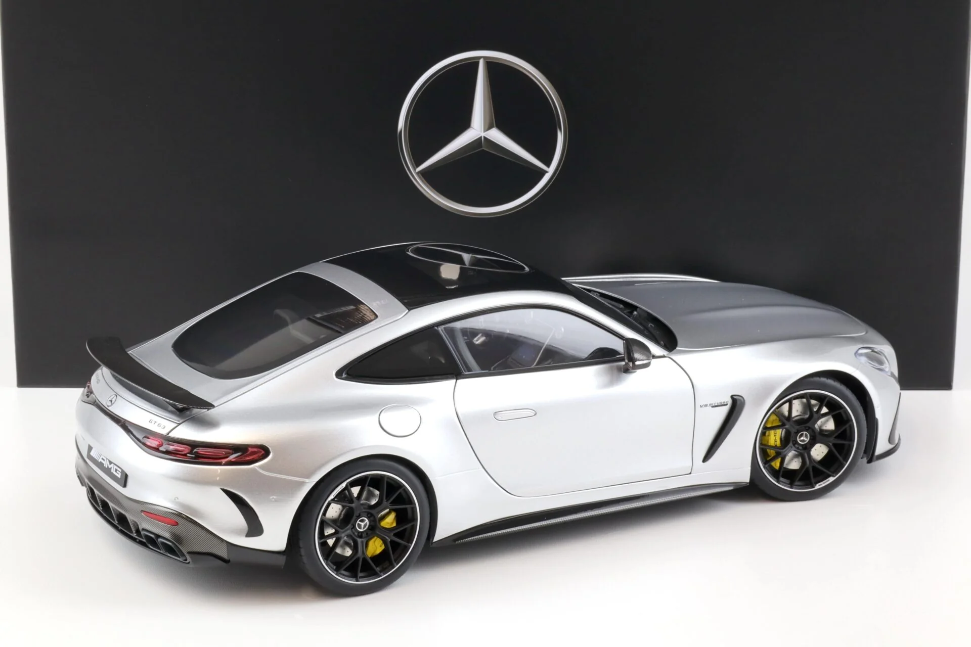 NZG Mercedes Benz AMG GT63 Coupe (C192) Hightech Silver 1:12 DEALER EDITION - Image 3