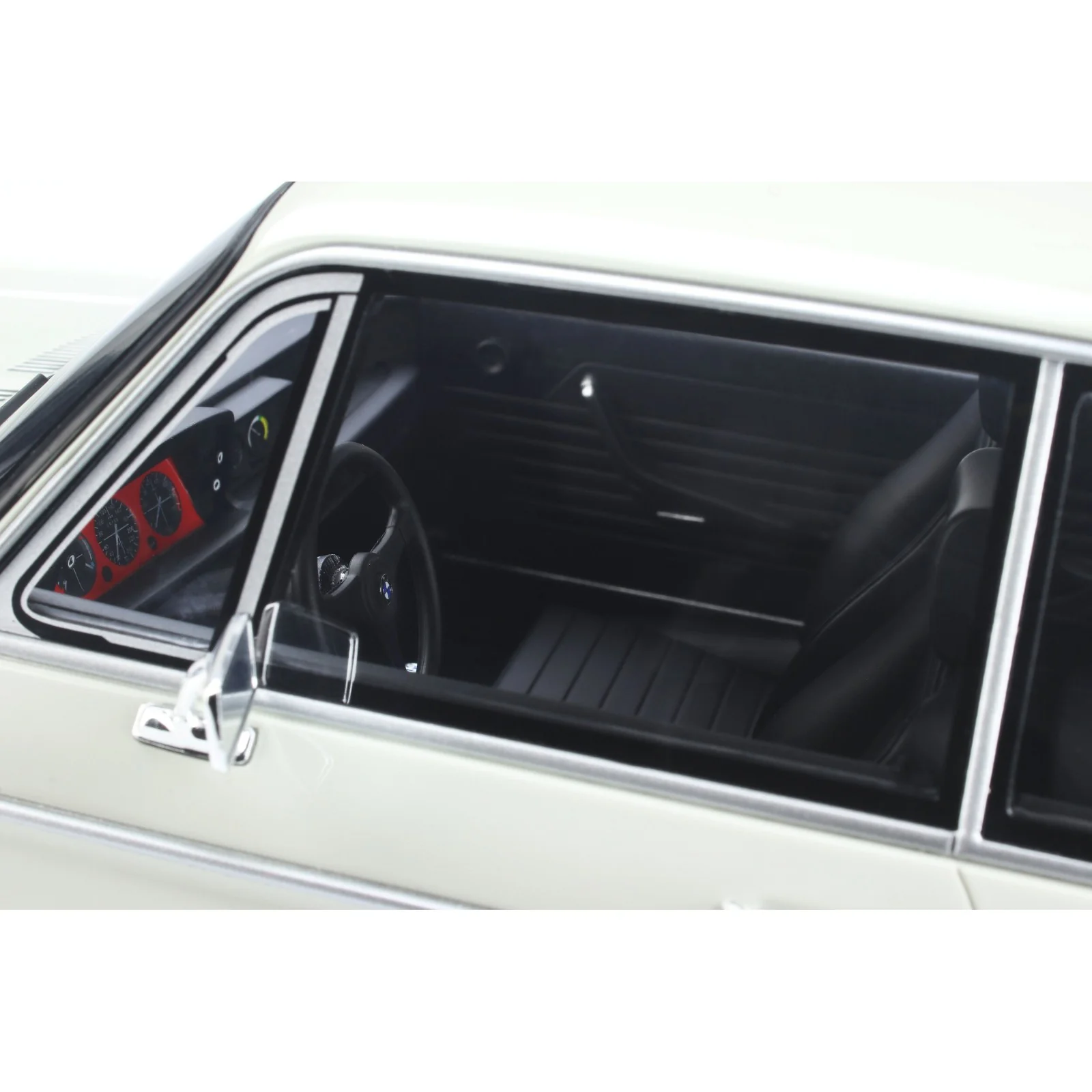 Otto 1973 BMW 2002 Turbo Chamonix White 1:12 - Image 14