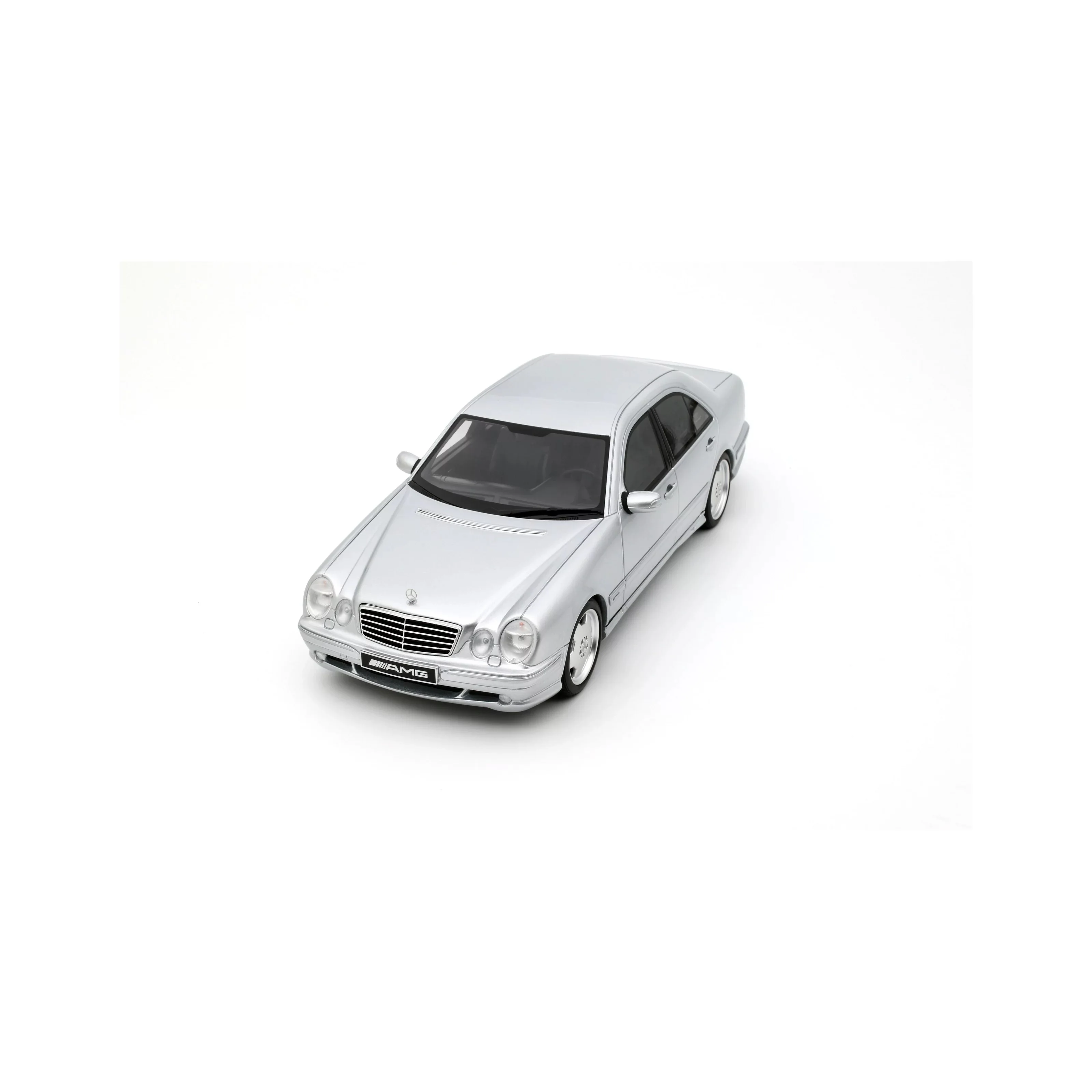 Otto 2001 Mercedes-Benz E55 AMG W210 Brilliant Silver 744 1:18 - Image 9