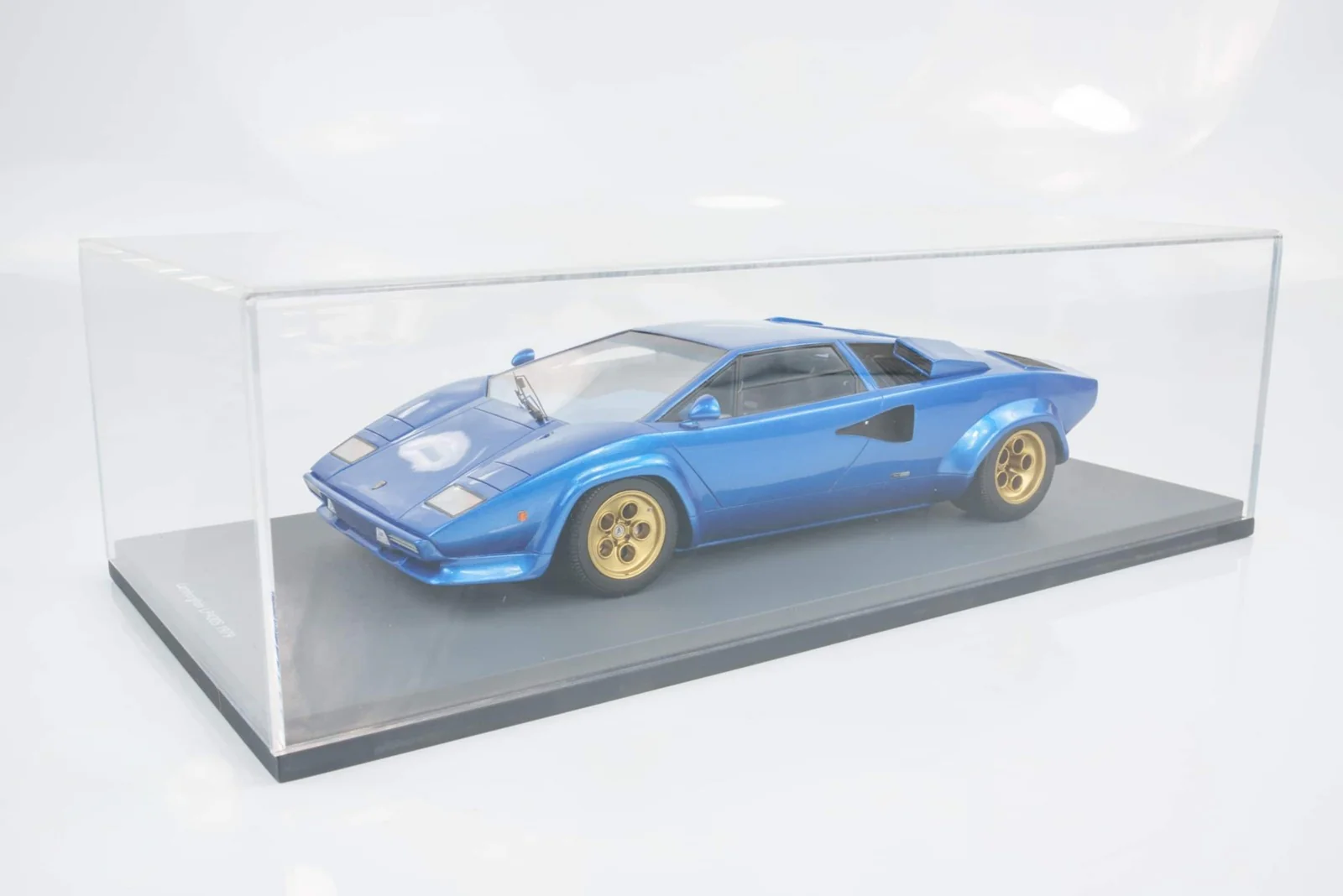 Schuco 1979 Lamborghini Countach LP400S Blue w/ Gold Wheels 1:18 - Image 5