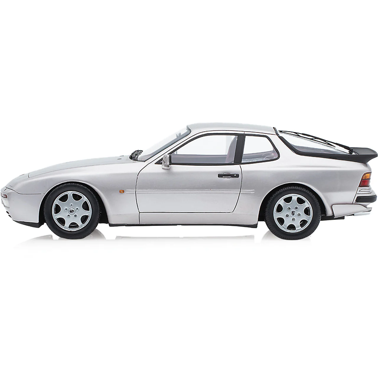 Schuco Porsche 944 Turbo Cup (Turbo S) Street Car Silver Metallic 1:18 Resin - Image 4