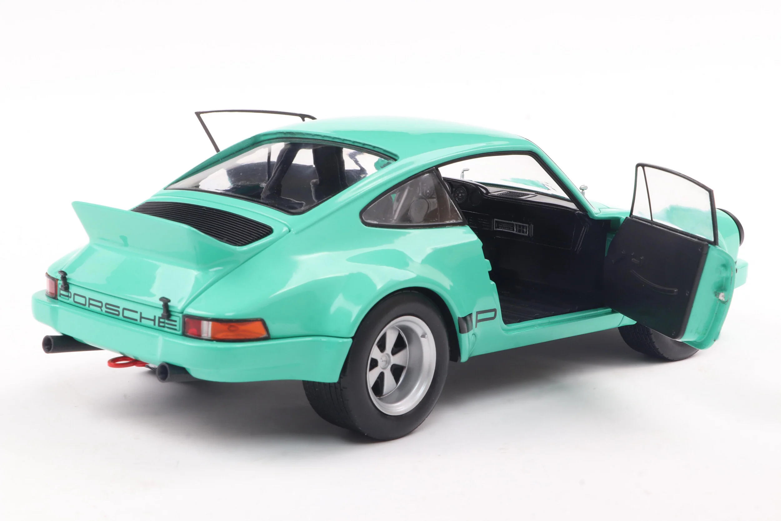 Solido 1974 Porsche 911 RS 3.0L Coupe IROC Daytona Green 1:18 - Image 11