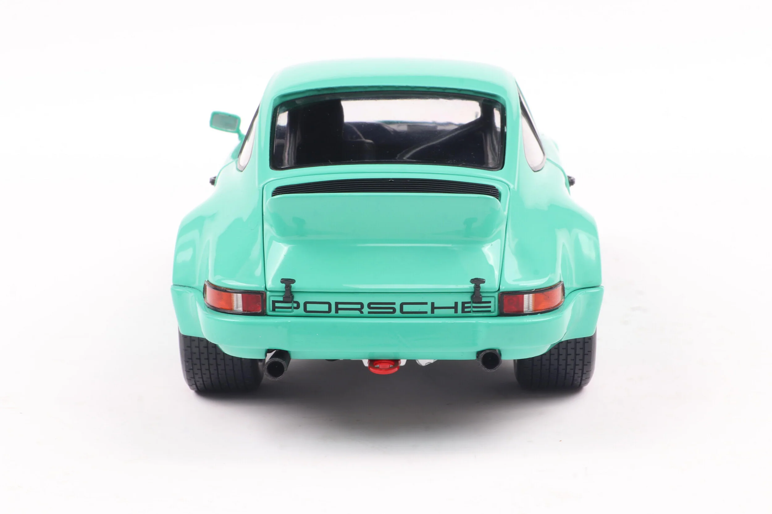 Solido 1974 Porsche 911 RS 3.0L Coupe IROC Daytona Green 1:18 - Image 4