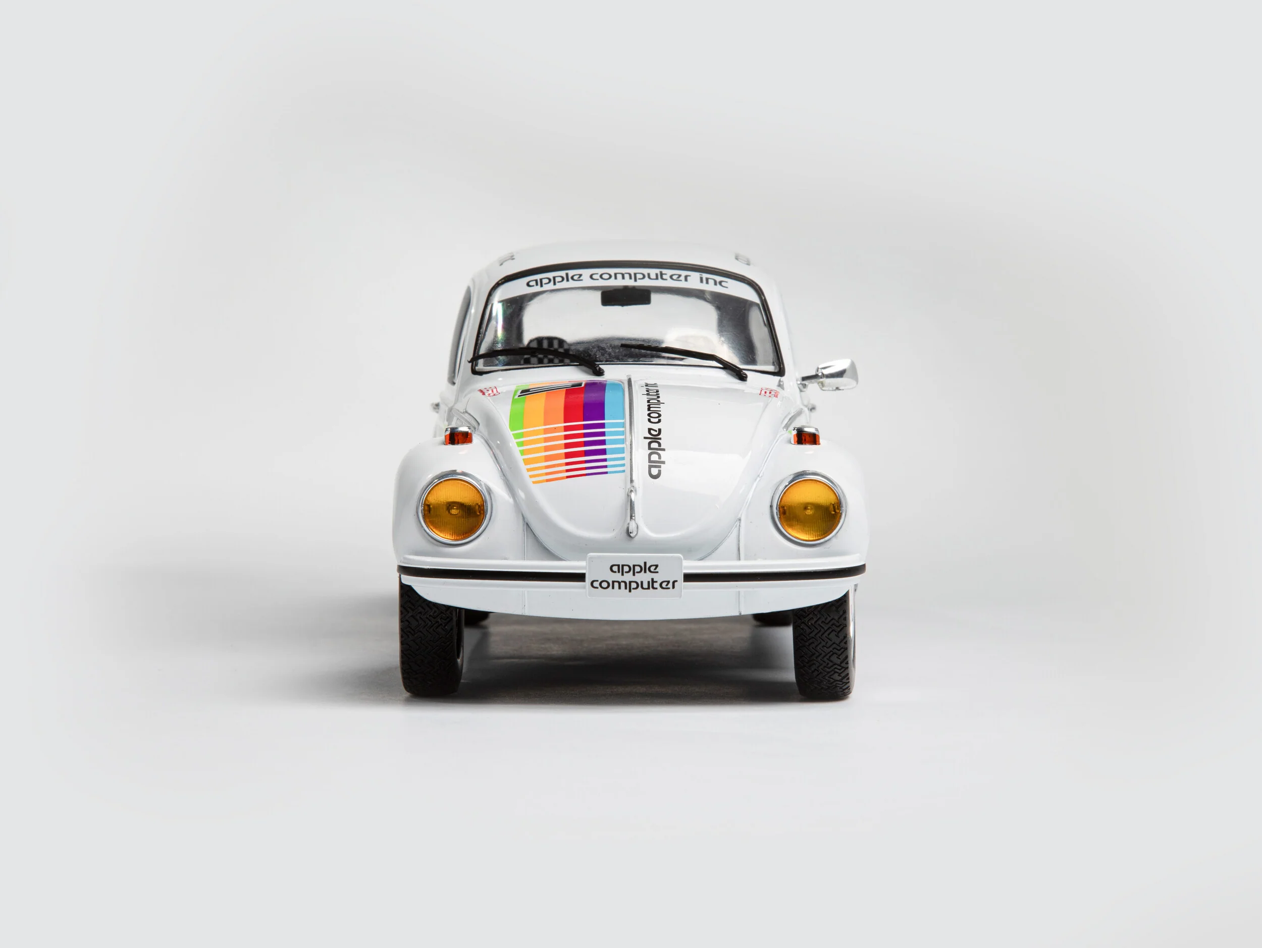Solido 1975 Volkswagen Beetle 1303 K3 Tribute #9 White 1:18 - Image 6