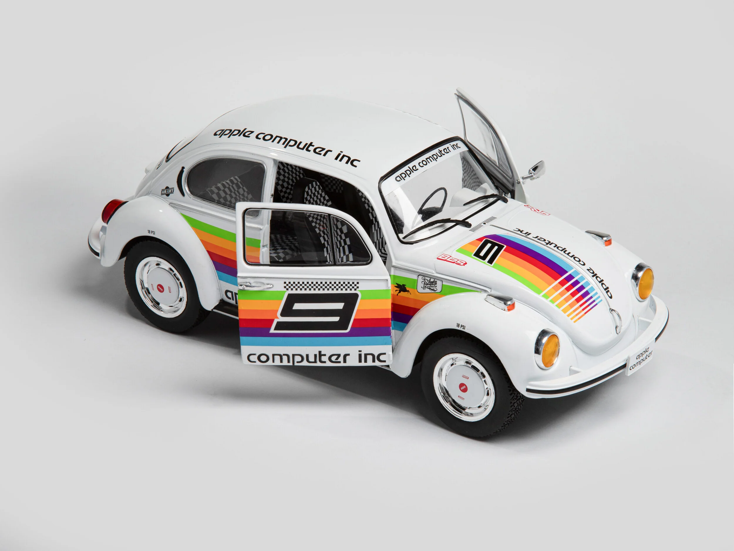 Solido 1975 Volkswagen Beetle 1303 K3 Tribute #9 White 1:18 - Image 8