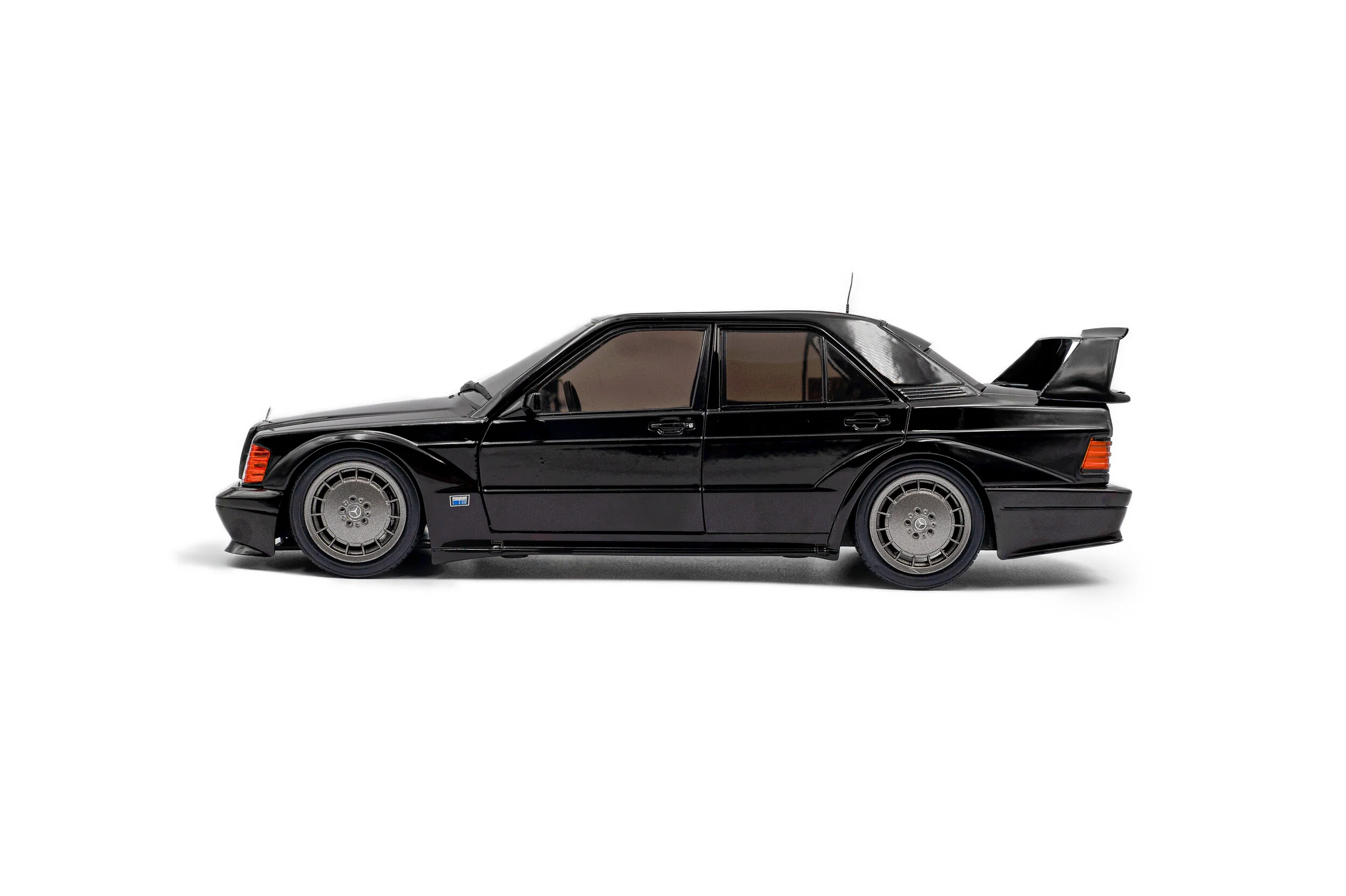 Solido 1990 Mercedes-Benz 190E (W201) EVO II Solido Works Black 1:18 - Image 2