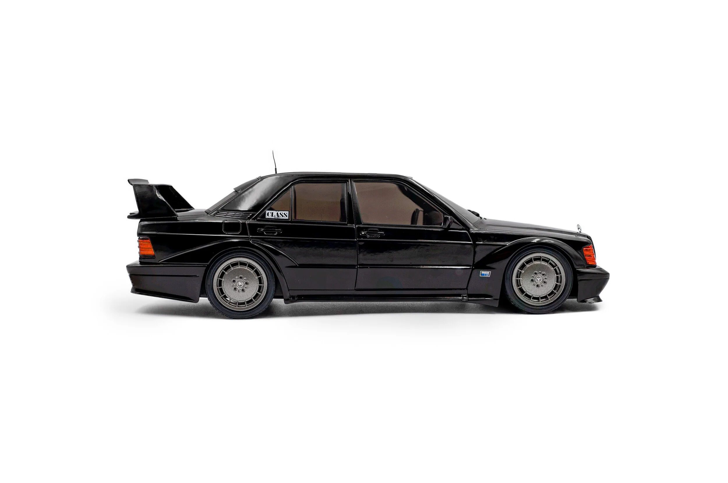 Solido 1990 Mercedes-Benz 190E (W201) EVO II Solido Works Black 1:18 - Image 5