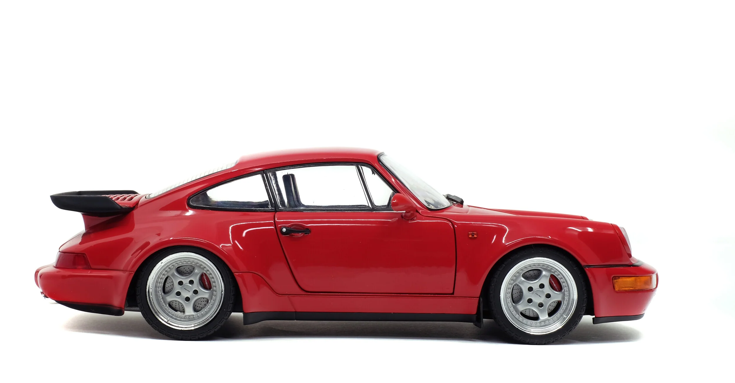 Solido 1990 Porsche 911 (964) Turbo 3.6 Indian Red 1:18 - Image 5