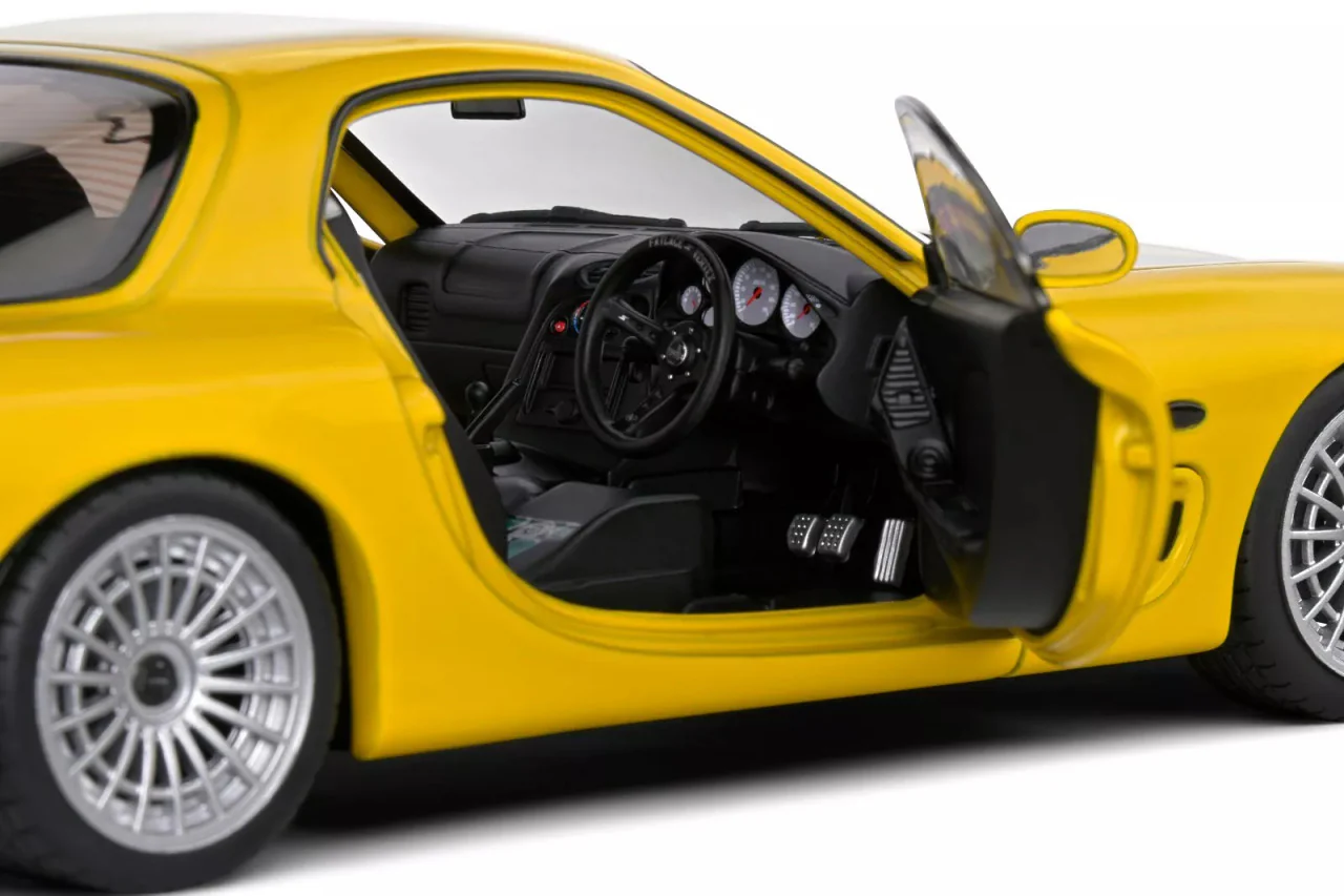 Solido 1994 Mazda RX7 FD RS Streetfighter Yellow 1:18 - Image 6