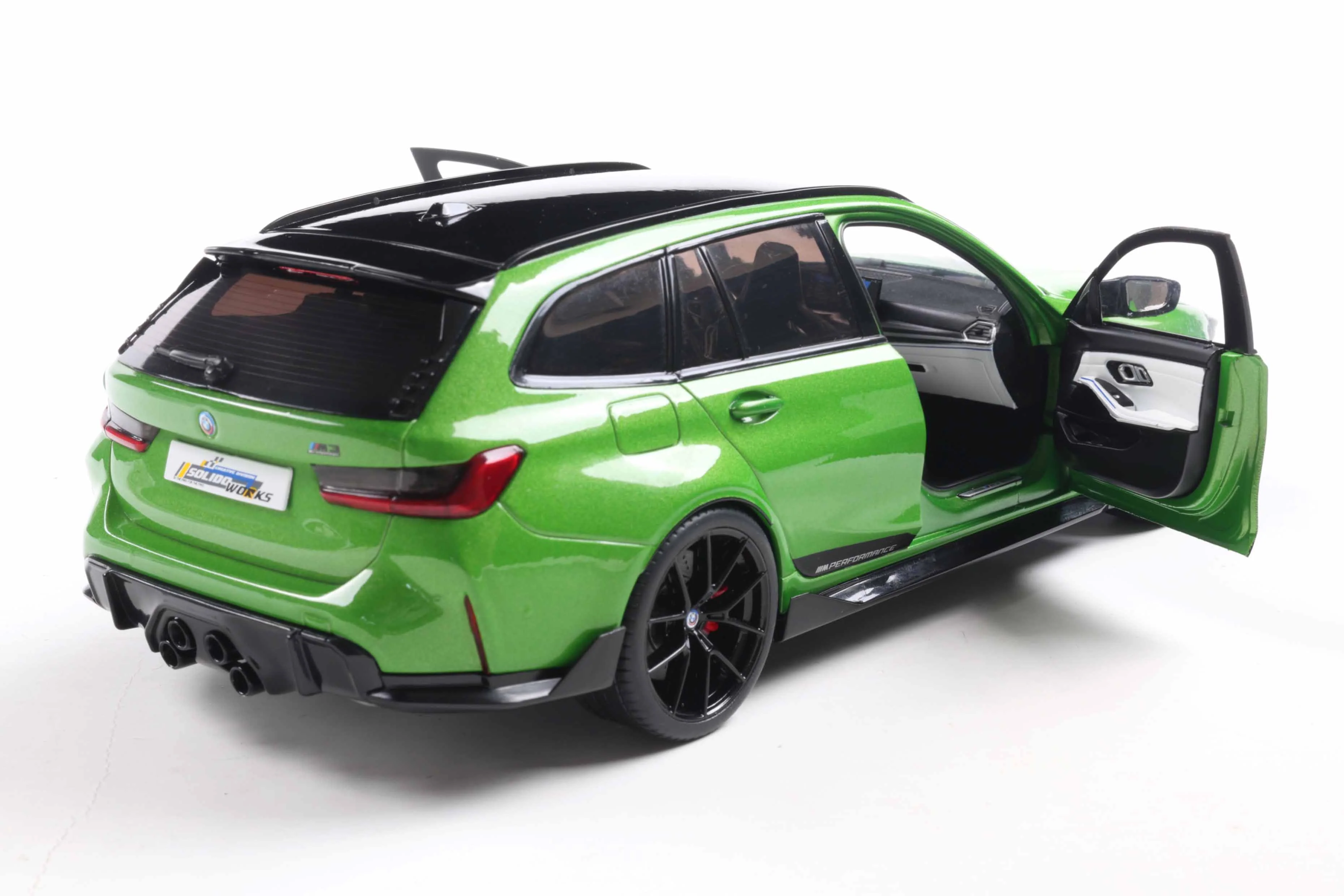 Solido 2024 BMW M3 M-Performance G81 Touring Wagon Green Metallic 1:18 - Image 7