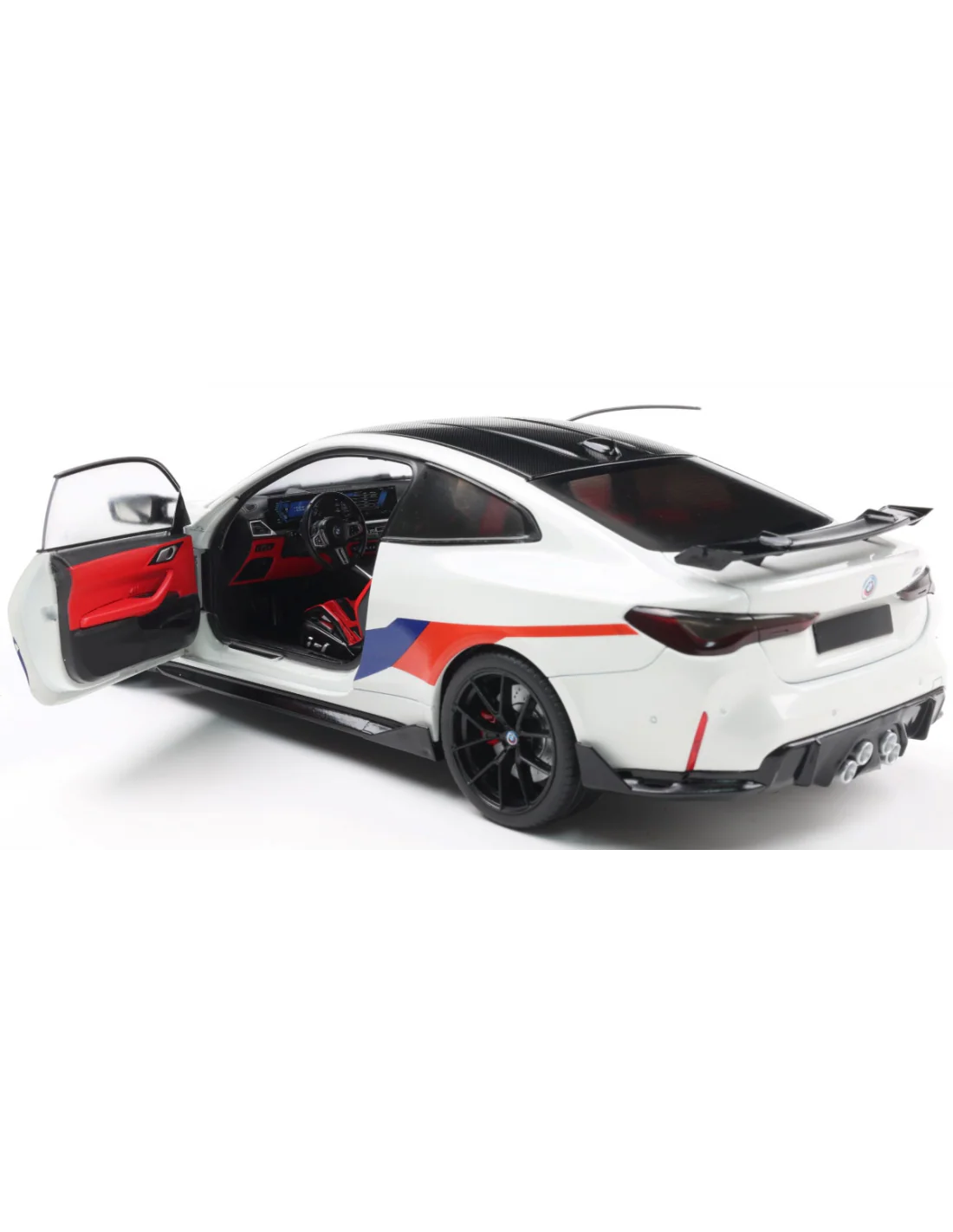 Solido 2025 BMW M4 M-Performance Pack G82 White 1:18 - Image 2