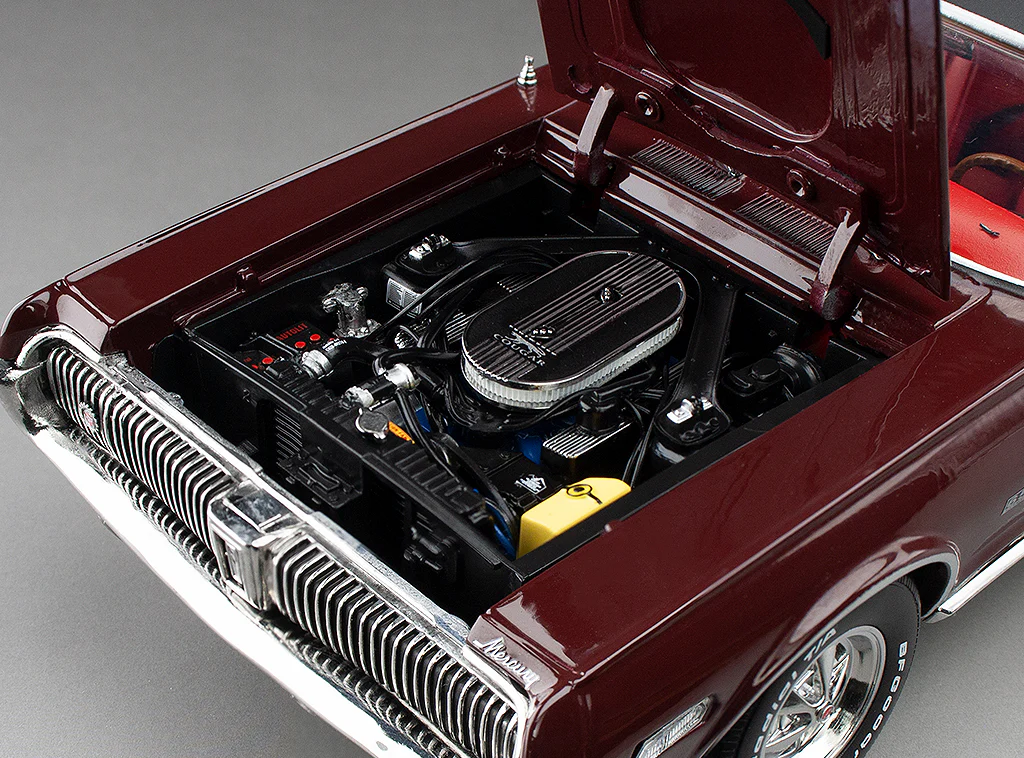 Sun-Star 1968 Mercury Cougar XR7G Coupe Cherry Red 1:18 - Image 8