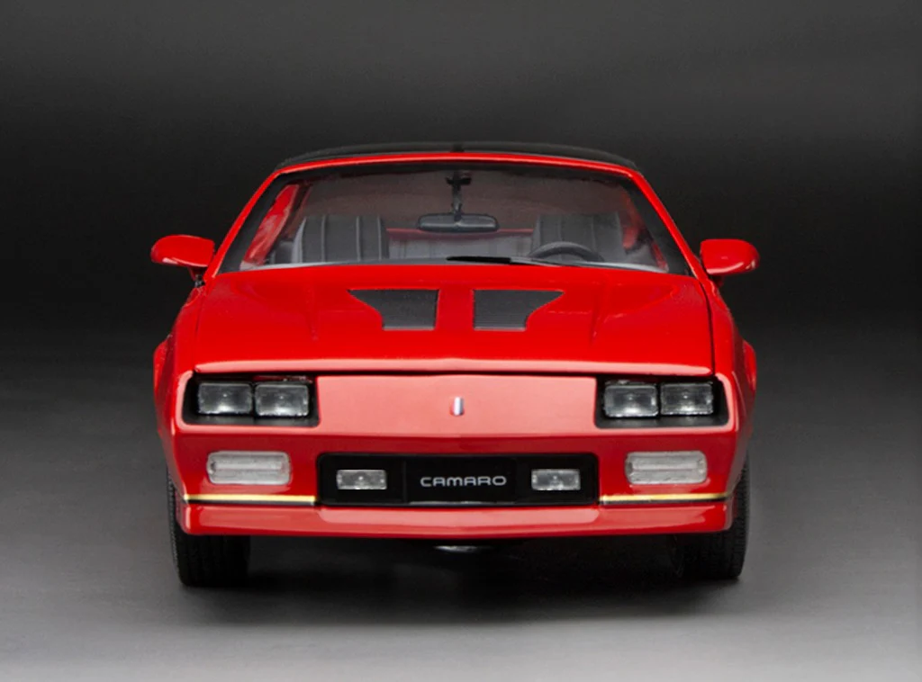 Sun-Star 1985 Chevy Camaro IROC-Z Red 1:18 - Image 6