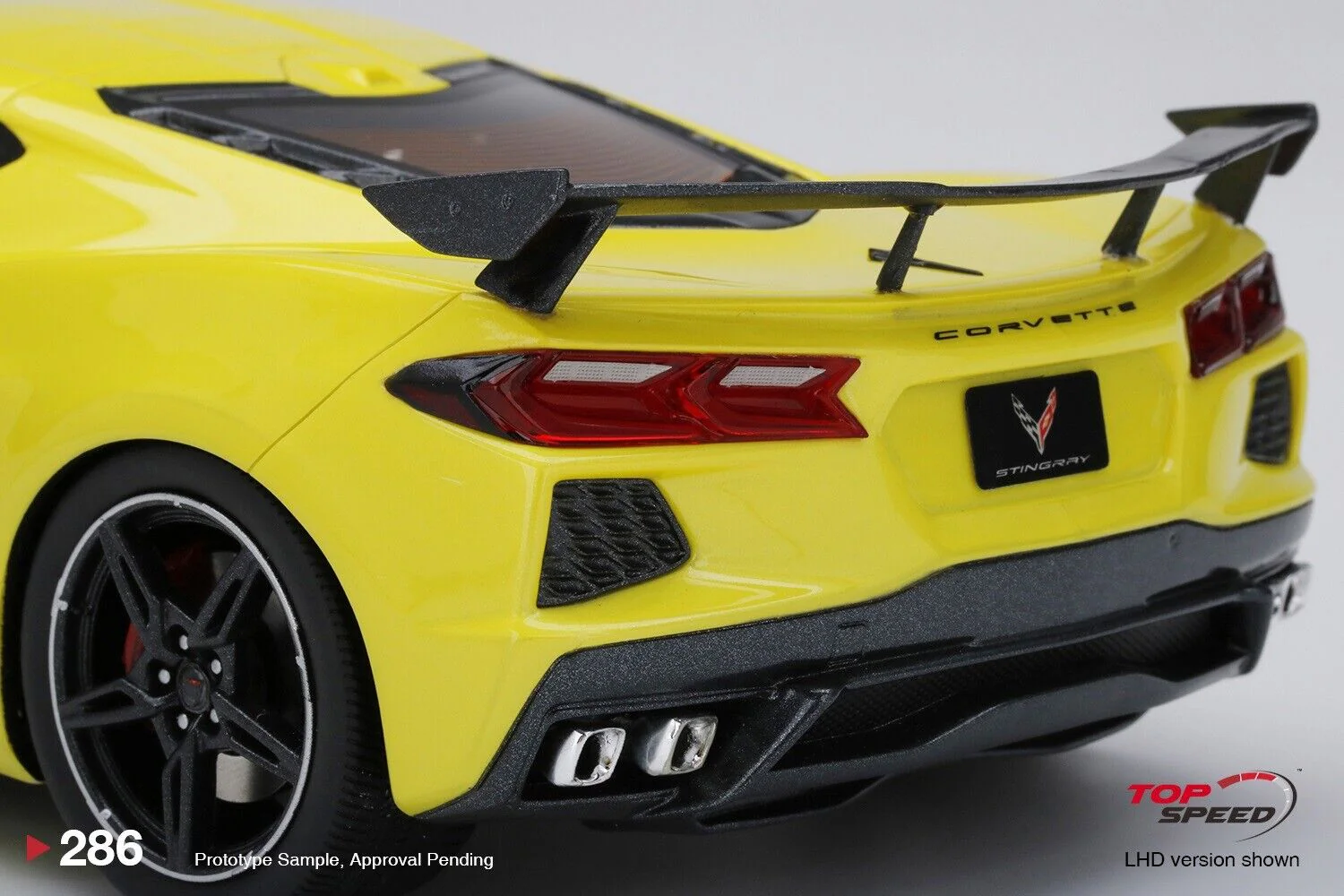 Topspeed 2020 Chevrolet Corvette Stingray Accelerate Yellow Metallic 1:18 - Image 6