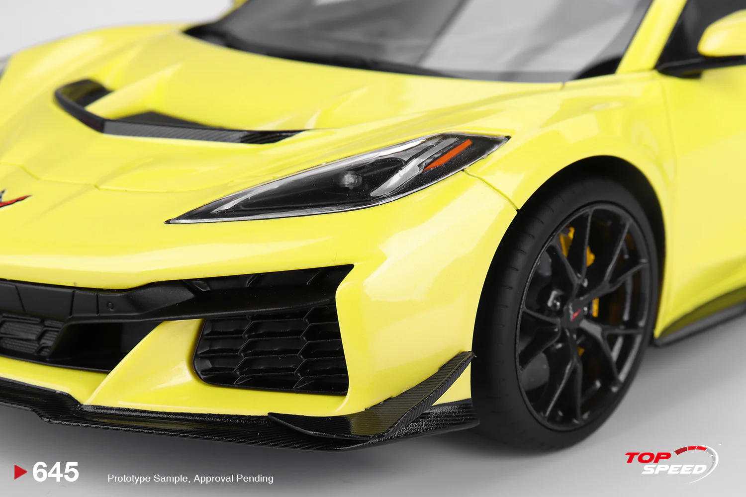 Topspeed 2025 Chevrolet Corvette ZR1 Accelerate Yellow Metallic 1:18 - Image 4