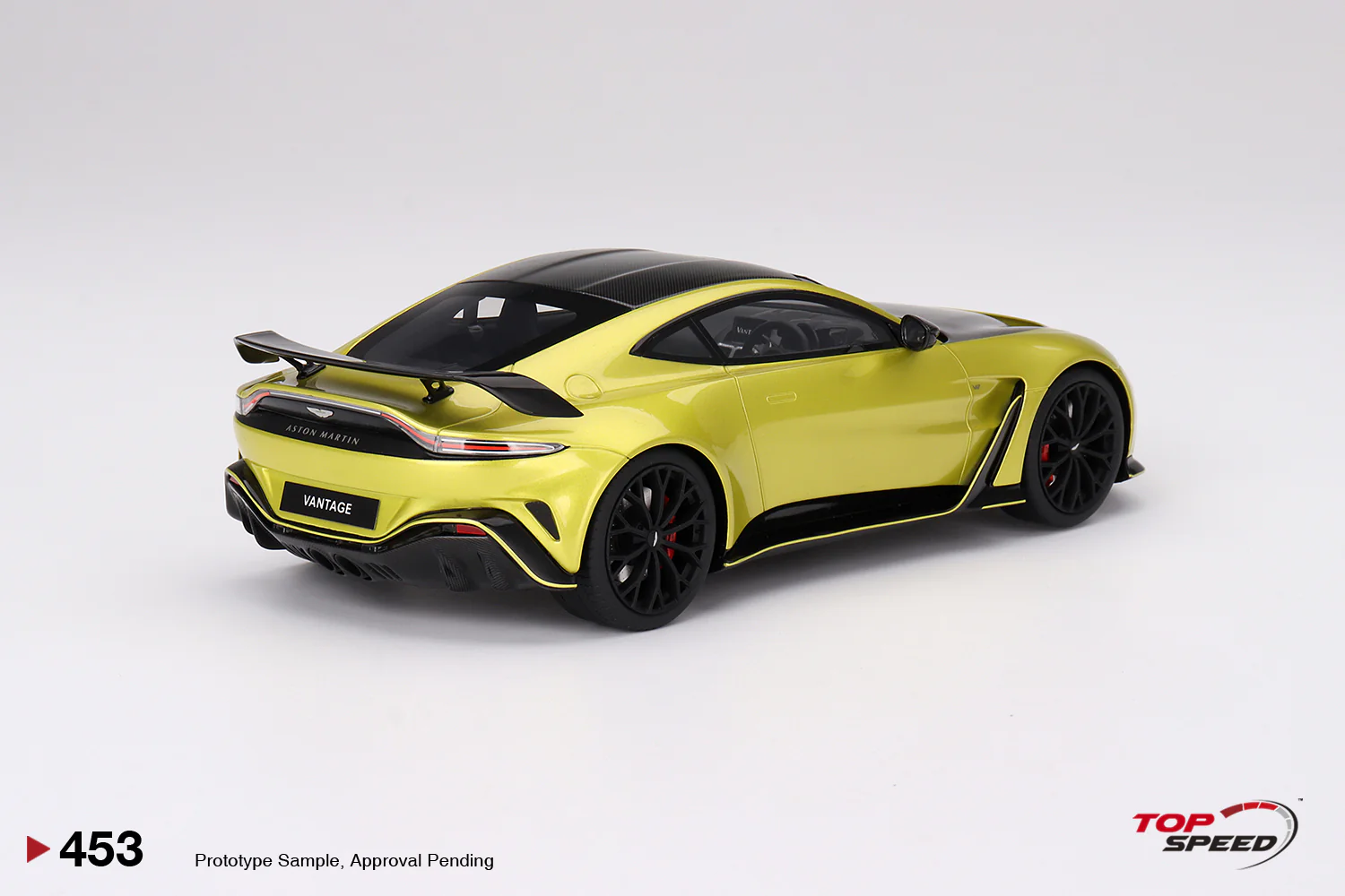 Topspeed Aston Martin V12 Vantage Cosmopolitan Yellow 1:18 - Image 2