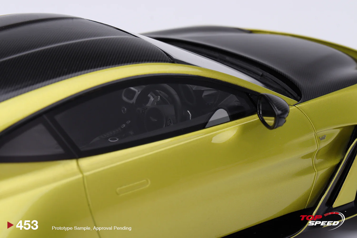 Topspeed Aston Martin V12 Vantage Cosmopolitan Yellow 1:18 - Image 5