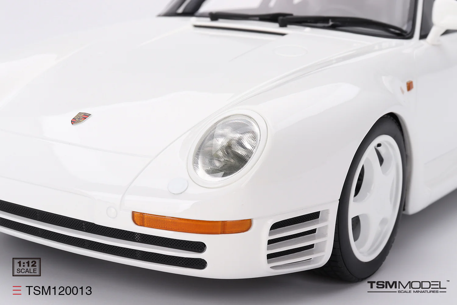 Truescale Miniatures (TSM) Porsche 959 Sport Grand Prix White 1:12 - Image 4