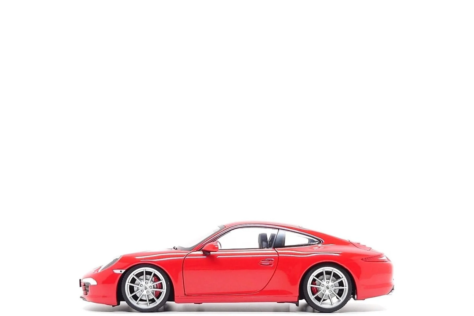 Welly 2013 Porsche 911 991 Carrera S Coupe Guards Red 1:18 - Image 3