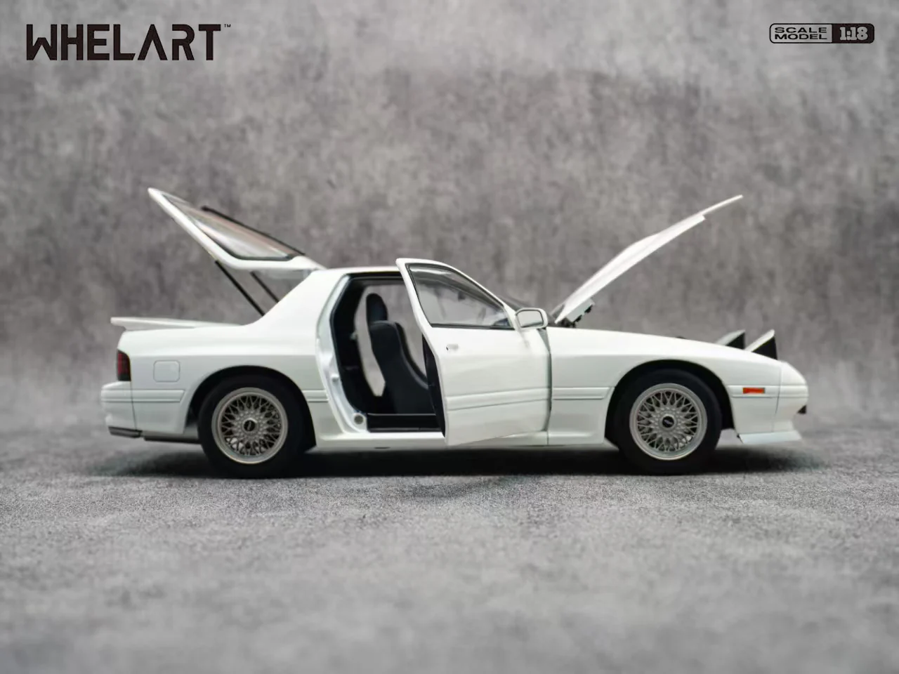 Whelart 1985-1992 Mazda Savanna RX-7 (FC3S) Infini White 1:18 - Image 3