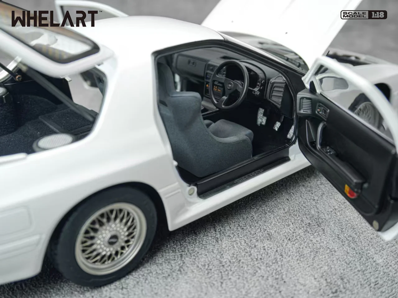 Whelart 1985-1992 Mazda Savanna RX-7 (FC3S) Infini White 1:18 - Image 6