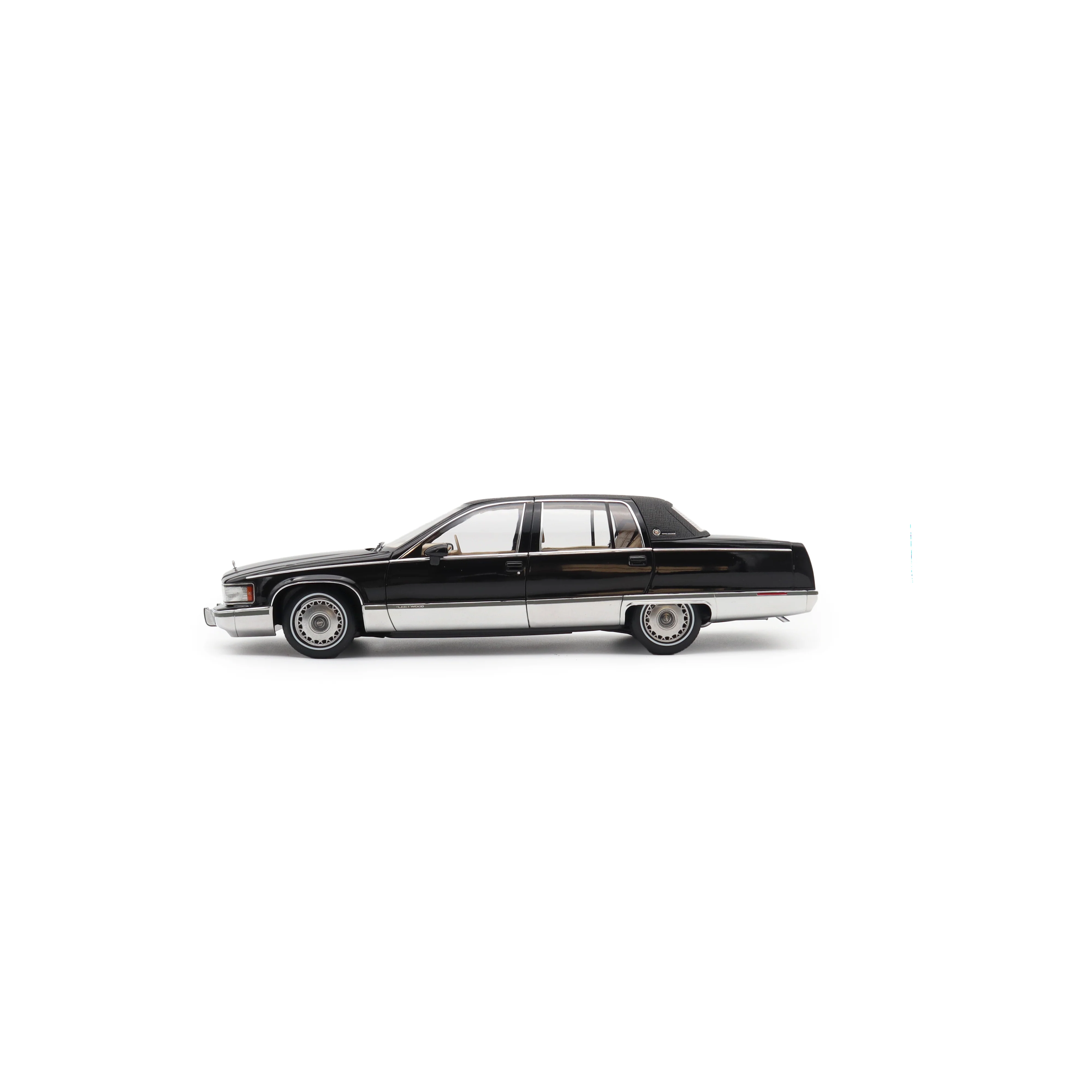 Xiaoguang Model 1994 Cadillac Fleetwood Brougham Black 1:18 - Image 4